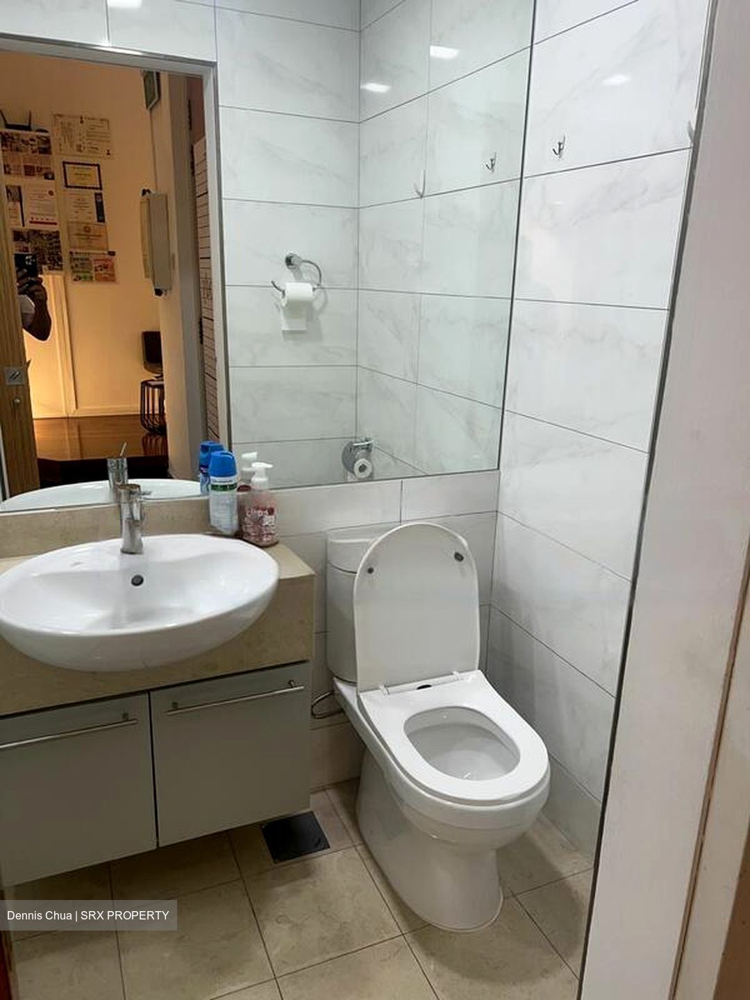 Clarke Quay MRT (D1), Office #456065301